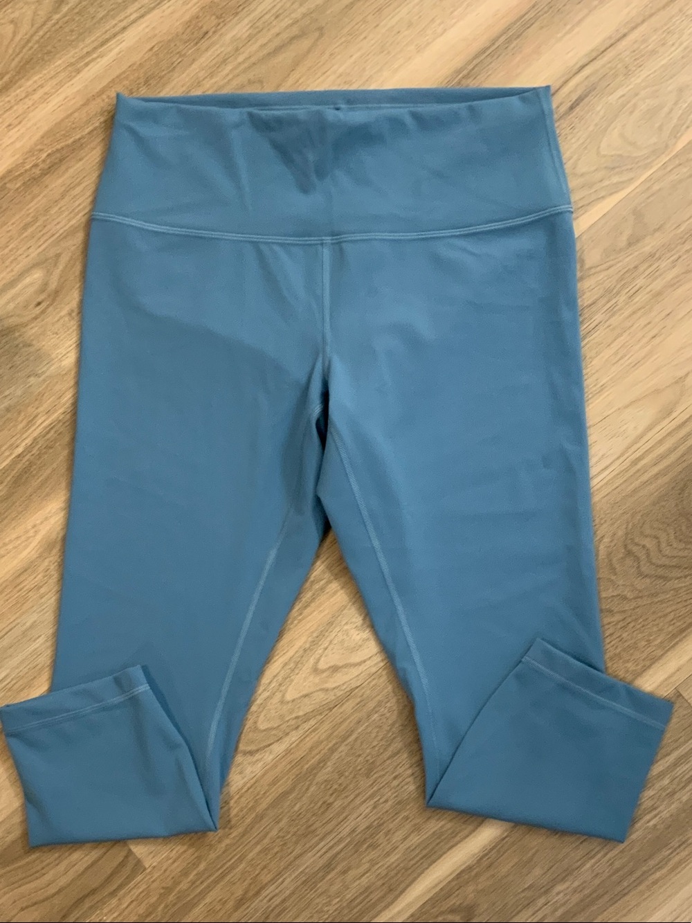 NWOT lululemon athletica Wunder Train HR Crop 26” Oasis Blue